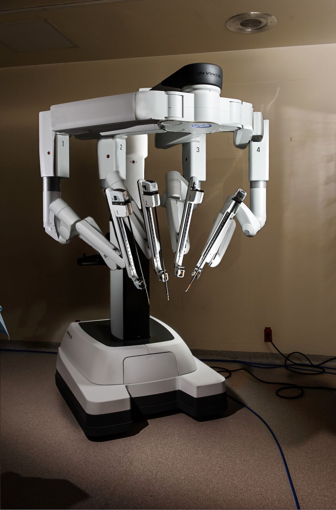 University Hospital's da Vinci Xi Surgical System photo